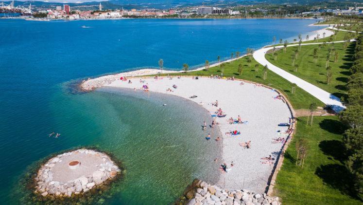 Aegida Beachfront Apartment Koper Exterior photo